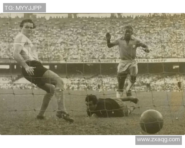 闻名世界的足球球星及其成就背后的传奇故事与影响力